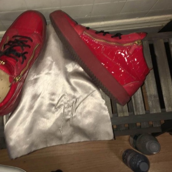 Selling these Giuseppes shoes for da low there are 100 % real 300$ or 250$ - Picture 4 of 4